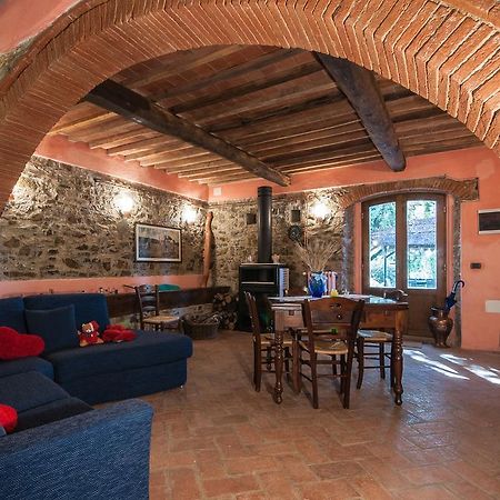 Agriturismo Colle Donatucci Guest House Кастането Кардучи Екстериор снимка