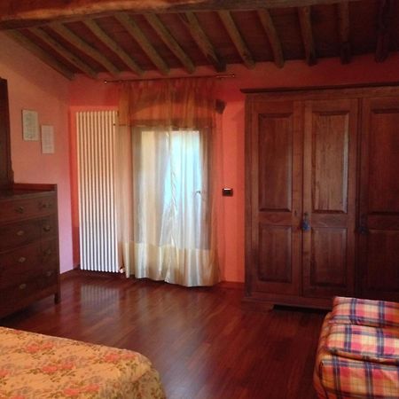 Agriturismo Colle Donatucci Guest House Кастането Кардучи Екстериор снимка
