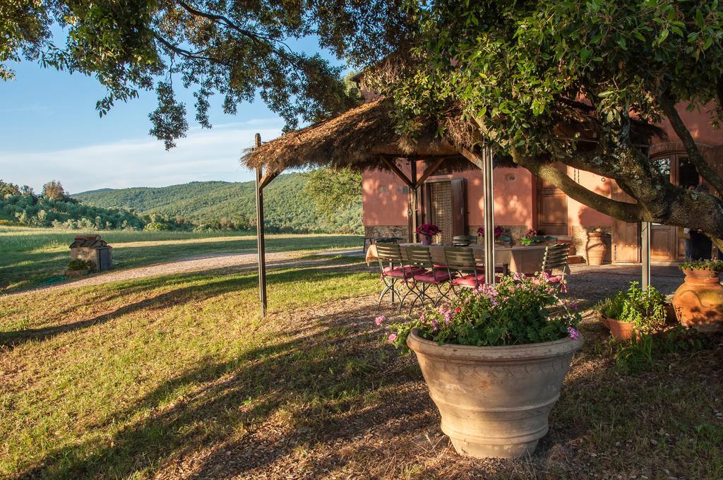 Agriturismo Colle Donatucci Guest House Кастането Кардучи Екстериор снимка