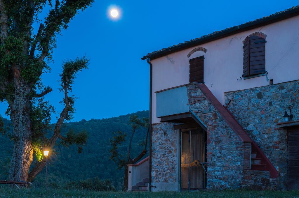 Agriturismo Colle Donatucci Guest House Кастането Кардучи Стая снимка