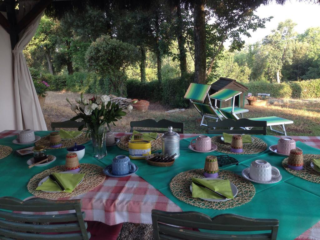 Agriturismo Colle Donatucci Guest House Кастането Кардучи Екстериор снимка